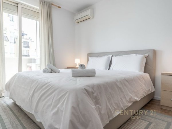 Tirane, jepet me qera apartament 2+1+Aneks+Ballkon Kati 6, 137 m² 1.100 € (Rr.Bogdaneve)