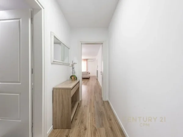 Tirane, jepet me qera apartament 2+1+Aneks+Ballkon Kati 6, 137 m² 1.100 € (Rr.Bogdaneve)