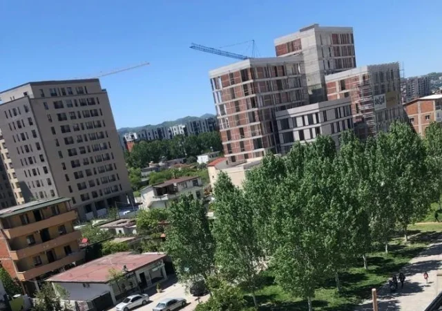 Tirane, shitet 1+1+Aneks+Ballkon Kati 5, 50 m² 110.000 € (Fusha aviacionit)