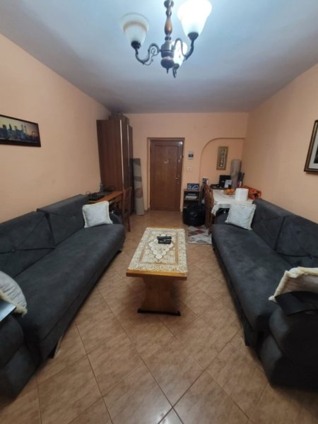 Tirane, jepet me qera apartament 1 +1 Kati 2, 50 m² 35,000 Lek (Myslym Shyri)