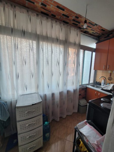Tirane, jepet me qera apartament 1 +1 Kati 2, 50 m² 35,000 Lek (Myslym Shyri)