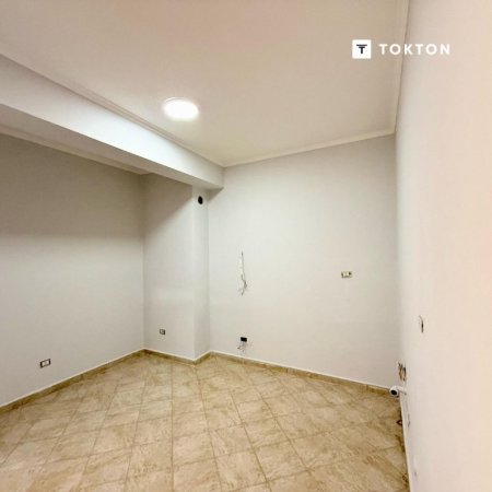 Tirane, shitet apartament 3+1 Kati 1, 145 m² 320.000 € (Komuna e Parisit, Tiranë, TT 1909)