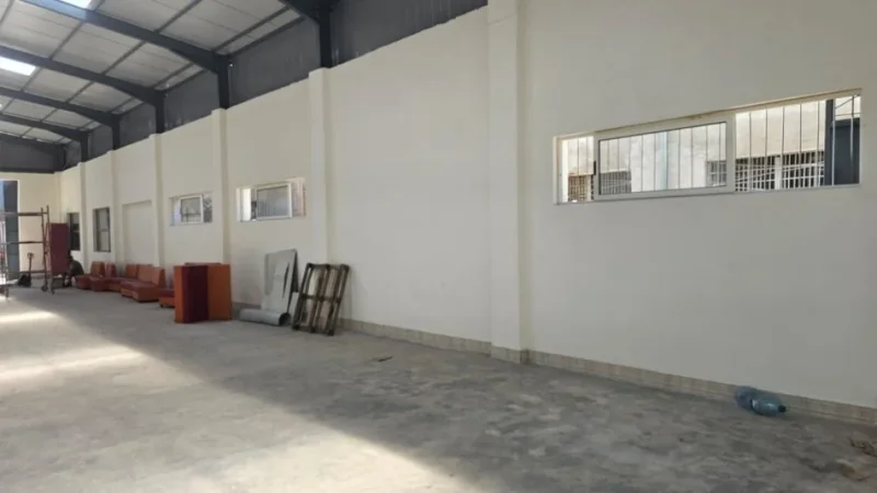 Tirane, jap me qera magazine Kati 0, 1.000 m² 4.000 € (Misto mame)