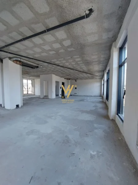 Tirane, shitet zyre Kati 1, 229 m² 690.000 € (PORCELAN)