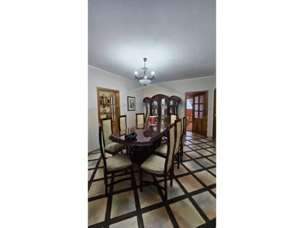 Durres, shitet apartament 2+1+Ballkon Kati 4, 140 m² (durres drejtoriA E POLICISE)