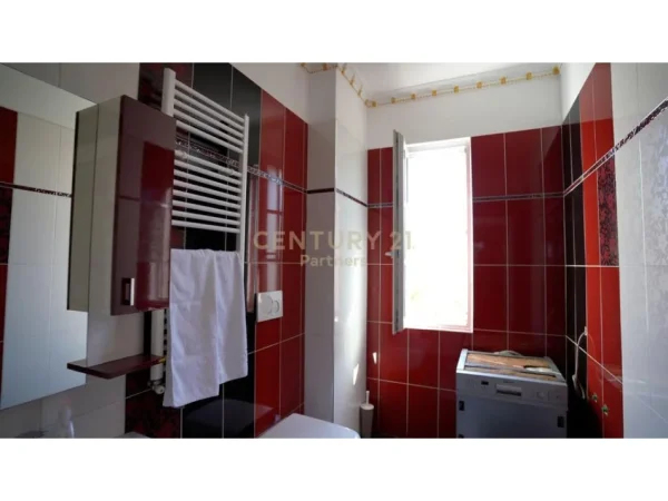 Tirane, shes Vile , 1.000 m² 900.000 € (Kodra e Priftit)