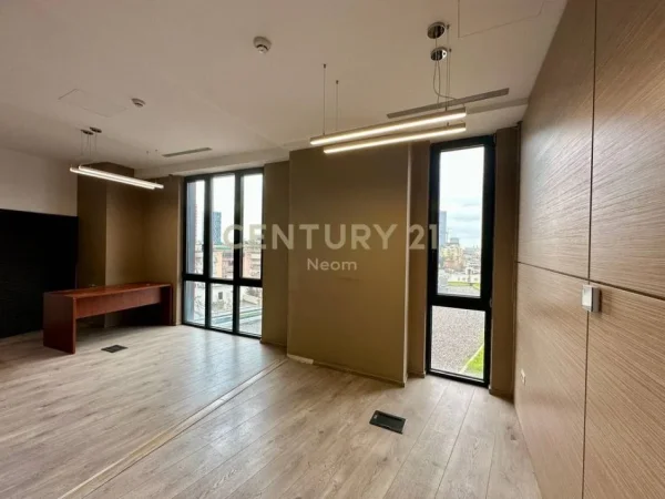 Tirane, shes ambjent biznesi , 146 m² 499.000 € (Rruga e Elbasanit)