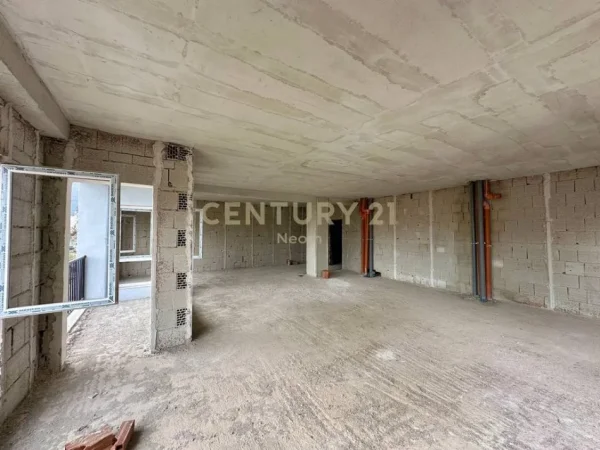 Tirane, shes apartament 2+1 , 114 m² 142.500 € (Rruga e Dibres)