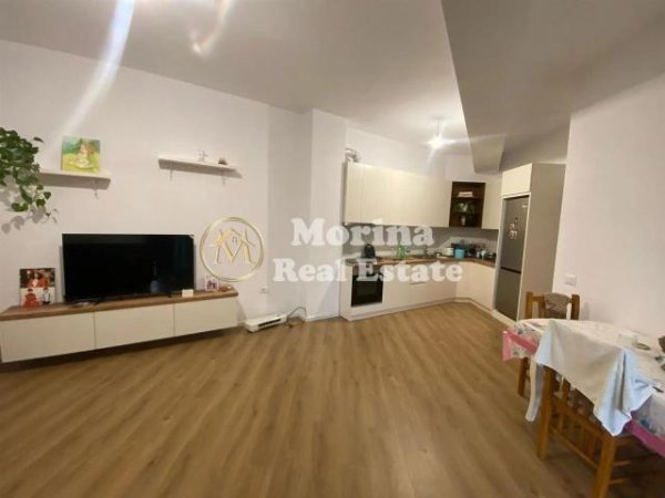 Tirane, jepet me qera apartament 2+1 Kati 2, 95 m² 400 € (Ali Demi- Kompleksi Kaimi)