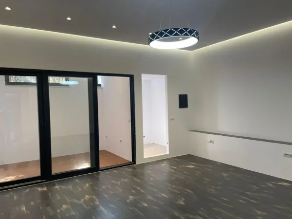 Tirane, shitet ambjent biznesi , 50 m² 270.000 € (ish blloku tek presidenca)
