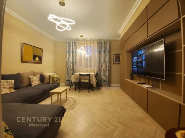 Tirane, jepet me qera apartament 2+1 Kati 1, 71 m² 800 € (Rruga e Dibres)