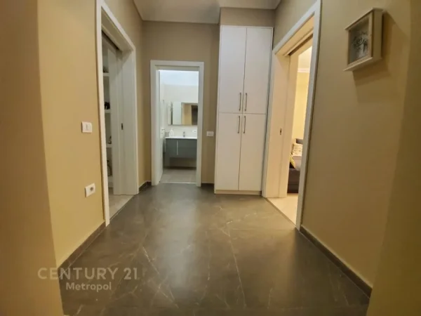 Tirane, jepet me qera apartament 2+1 Kati 1, 71 m² 800 € (Rruga e Dibres)