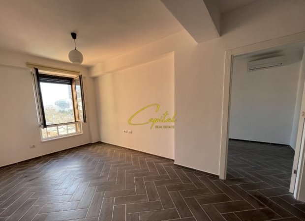 Tirane, jepet me qera dyqan Kati 8, 91 m² 900 € (QENDER)
