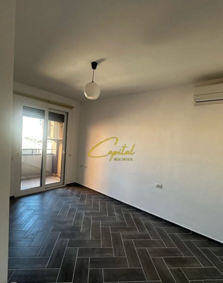 Tirane, jepet me qera dyqan Kati 8, 91 m² 900 € (QENDER)