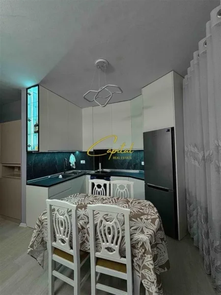 Tirane, jepet me qera apartament 1+1 Kati -2, 70 m² 650 € (ASTIR)