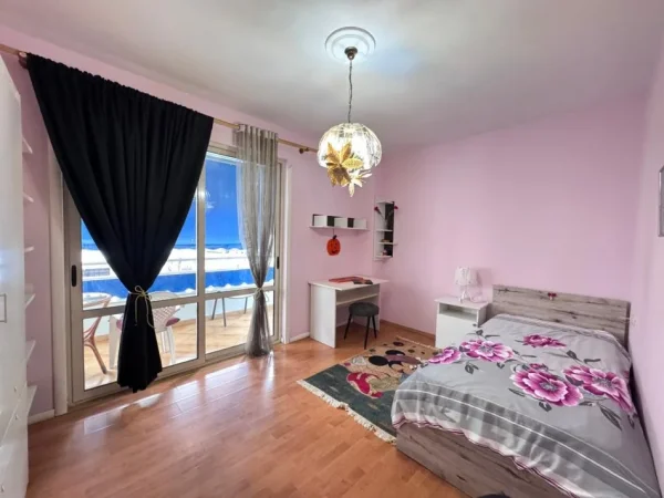 Tirane, jepet me qera apartament 2+1+Aneks+Ballkon Kati 3, 600 € (kodra e diellit)