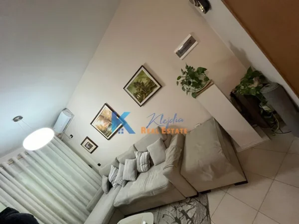 Tirane, jap me qera apartament 1+1+Ballkon Kati 8, 65 m² 450 € (Astir)