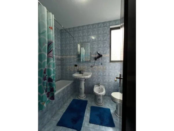 Qera, Apartament 2+1+2, Shkolla e Kuqe, Tiranë.