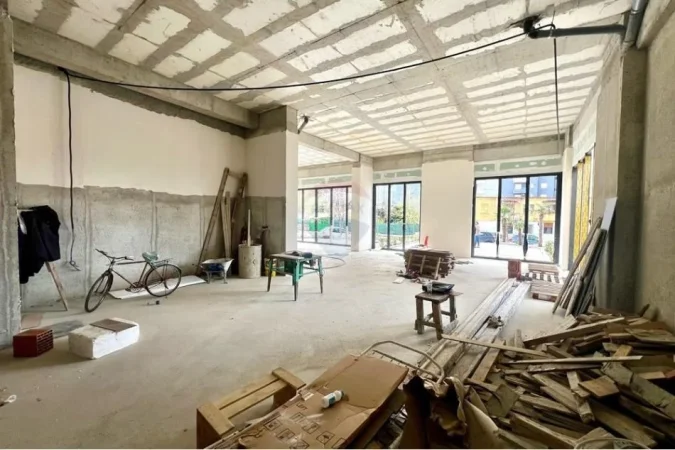 Vlore, shitet ambjent biznesi Kati 0, 115 m² 356.500 € (Lungomare)