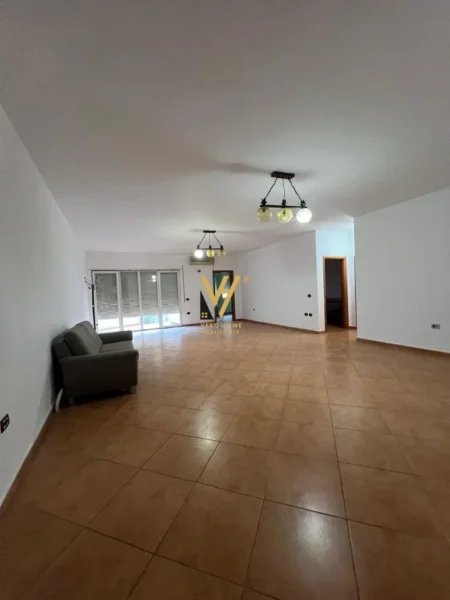Tirane, shitet apartament 3+1+Ballkon Kati 1, 143 m² 250.000 € (KODRA E DIELLIT)