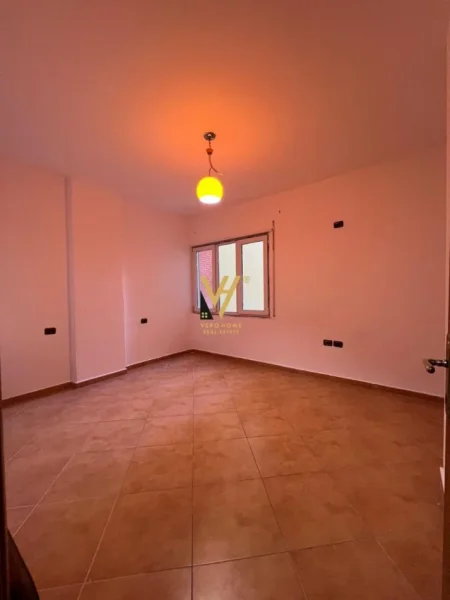 Tirane, shitet apartament 3+1+Ballkon Kati 1, 143 m² 250.000 € (KODRA E DIELLIT)