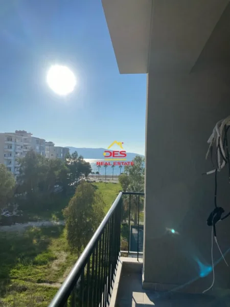 Vlore, shitet apartament 2+1+Ballkon Kati 4, 137 m² 355.000 € (Rruga Murat Tërbaçi)