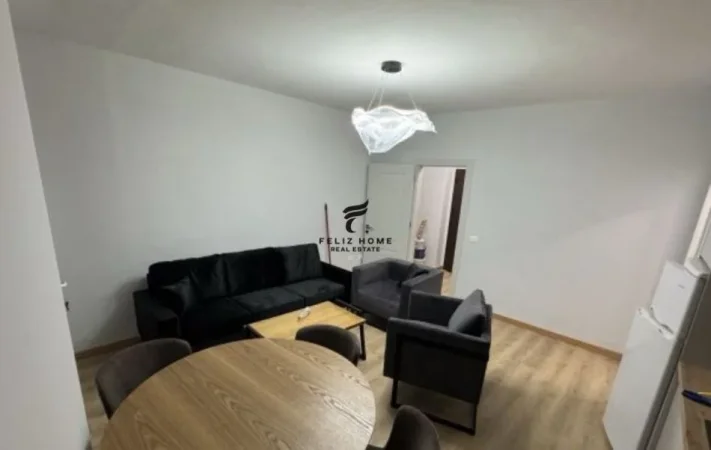 Tirane, jepet me qera apartament 1+1+Ballkon Kati 5, 67 m² 500 € (5 MAJI)