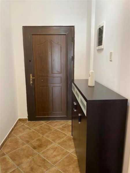 Tirane, jepet me qera apartament 1+1+Ballkon Kati 5, 60 m² 350 € (Fresk prane Big Market)