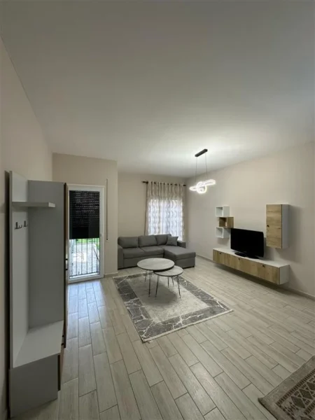 Tirane, jepet me qera apartament 1+1+Ballkon Kati 1, 70 m² 450 € (Astir)