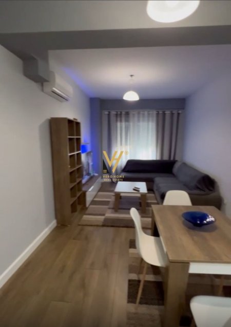 Tirane, jepet me qera apartament 1+1+Ballkon Kati 3, 65 m² 500 € (KODRA E DIELLIT 2)