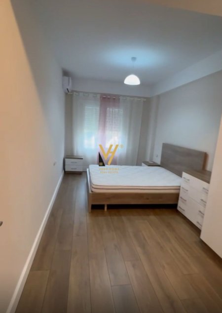 Tirane, jepet me qera apartament 1+1+Ballkon Kati 3, 65 m² 500 € (KODRA E DIELLIT 2)