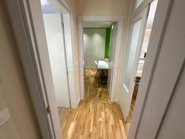 Tirane, shes apartament 2+1+Ballkon Kati 0, 92 m² 249.000 € (Liqeni i thate)