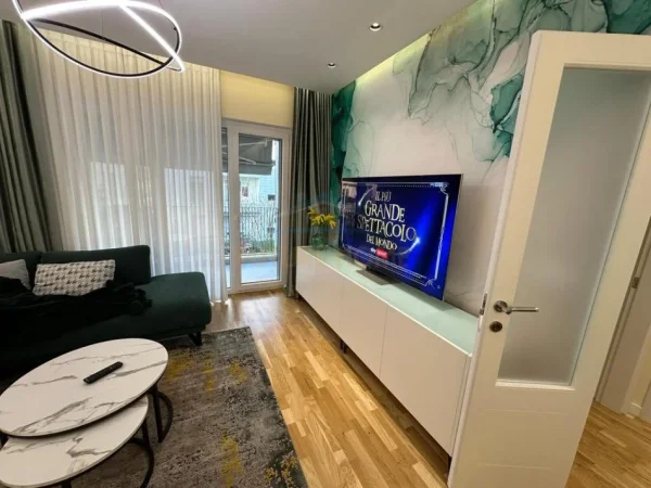 Tirane, shes apartament 2+1+Ballkon Kati 0, 92 m² 249.000 € (Liqeni i thate)