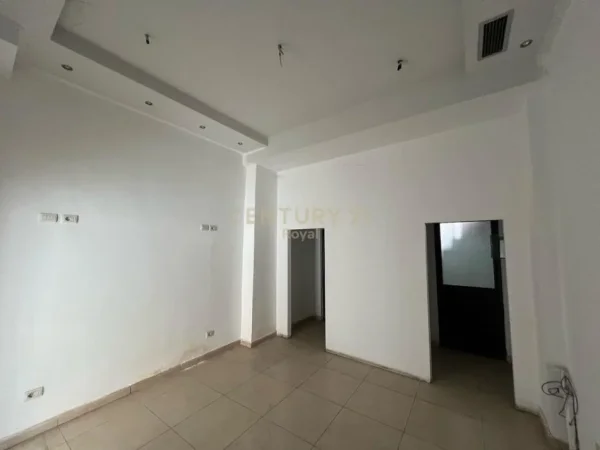 Kavaje, shitet vetem 1 dhome 1+1 Kati 0, 63 m² 80.000 € (Kavaj)