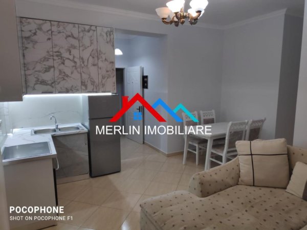 Tirane, jepet me qera apartament 2+1+Ballkon Kati 1, 80 m² 450 € (Rruga Vasil Nathanaili)