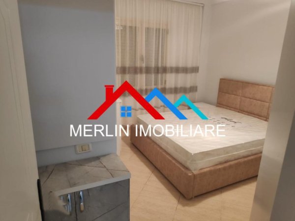 Tirane, jepet me qera apartament 2+1+Ballkon Kati 1, 80 m² 450 € (Rruga Vasil Nathanaili)