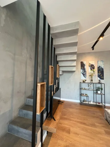 Tirane, jepet me qera apartament duplex 2+1 Kati 7, 125 m² (Qender)