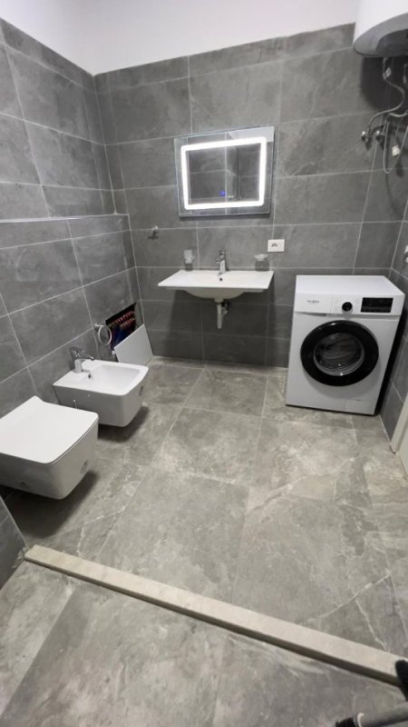 Tirane, jepet me qera apartament 2+1 Kati 4, 100 m² 550 € (Grand Gallery, Yzberisht)