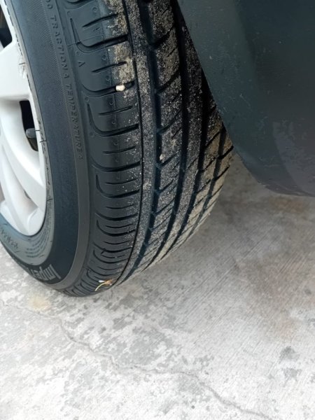 Elbasan, shes makine GOLF 5 Benzin, e zeze manuale 2.500 €