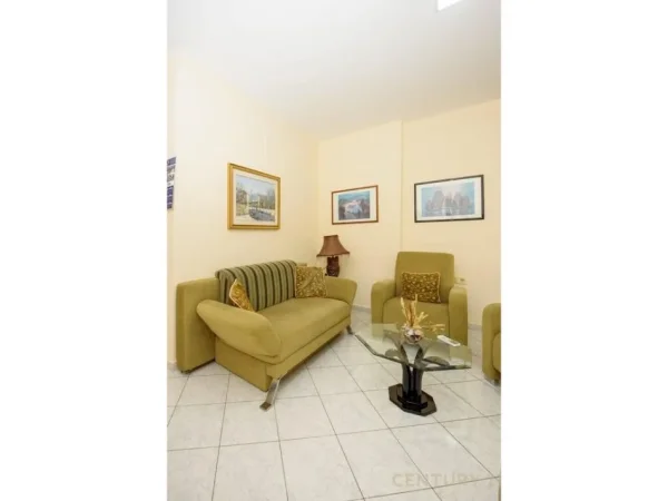 Vlore, shitet apartament 2+1+Ballkon Kati 7, 125 m² 225.000 € (Lungomare)