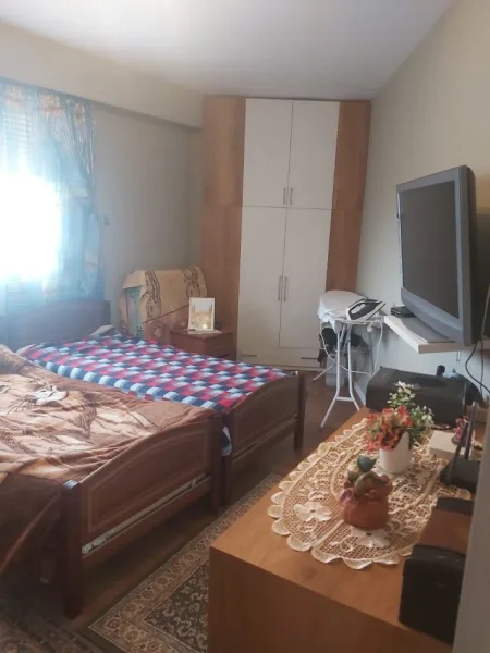 Tirane, jepet me qera apartament 1+1 Kati 5, 65 m² 450 € (Fresk)