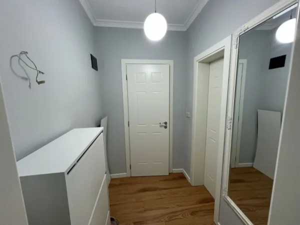Tirane, jepet me qera 1+1+Ballkon Kati 4, 69 m² 580 € (Rruga Fortuzi)