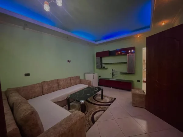 Tirane, jap me qera apartament 1+1+Ballkon Kati 2, 60 m² 300 € (Rrethrotullimi i shkozes)