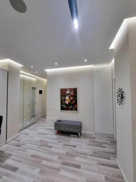 Tirane, shes apartament 2+1 Kati 6, 95 m² 181.000 € (ish tregu elektrik)