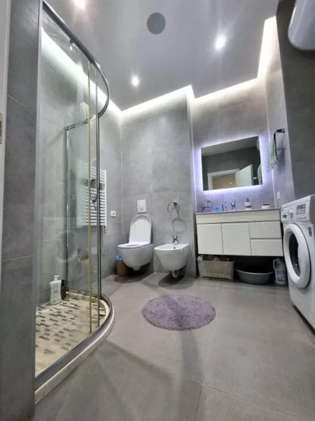 Tirane, shes apartament 2+1 Kati 6, 95 m² 181.000 € (ish tregu elektrik)