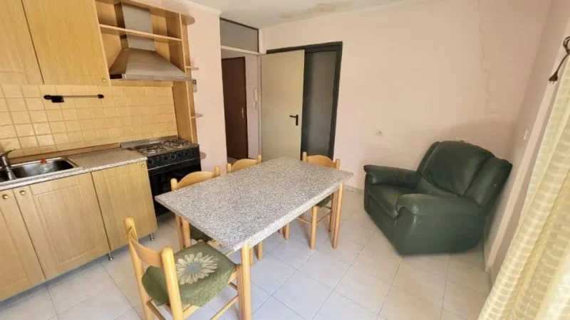 Tirane, shitet apartament 2+1 , 140 m² 279.000 € (Kisha Katolike)