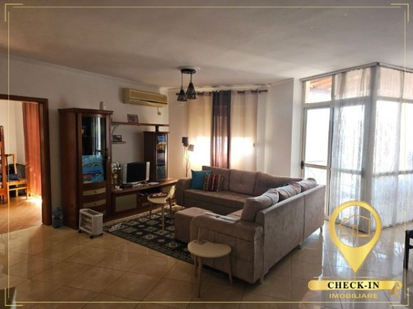 Tirane, jepet me qera apartament 2+1+Aneks+Ballkon Kati 9, 111 m² 650 € (Rruga e Barrikadave)