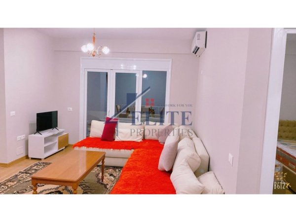 Tirane, jepet me qera apartament 2+1+Ballkon Kati 7, 96 m² 500 € (Kthesa e Kamzes)
