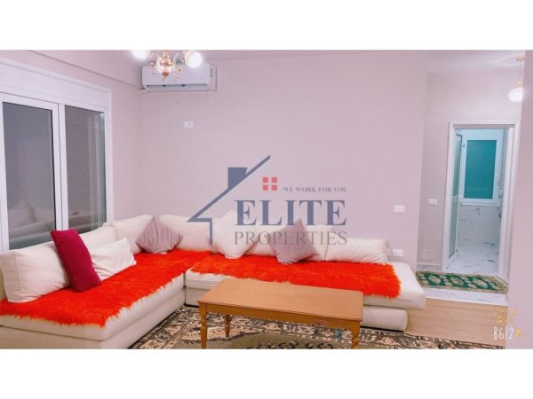 Tirane, jepet me qera apartament 2+1+Ballkon Kati 7, 96 m² 500 € (Kthesa e Kamzes)