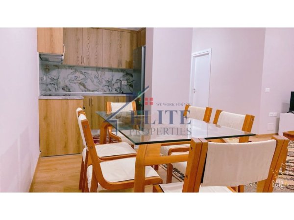 Tirane, jepet me qera apartament 2+1+Ballkon Kati 7, 96 m² 500 € (Kthesa e Kamzes)